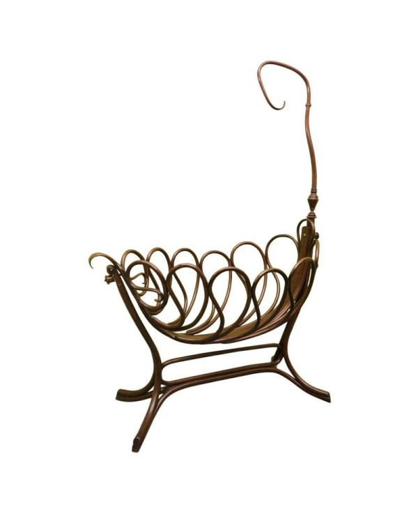 P 89 Rara culla in stile Art Nouveau
