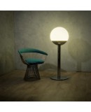 Very particular floor lamp by the designer Pia Crippa Guidetti, rigor and style imbue this 70s floor lamp.