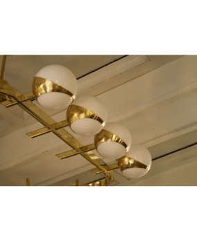 L 93 Grande lampadario dalla rara forma triangolare