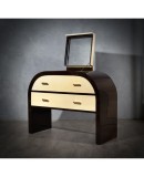 Sinuous shapes for this fine piece of furniture from the first half of the 20th century Sinuous shapes for this fine piece of furniture from the first half of the 20th century