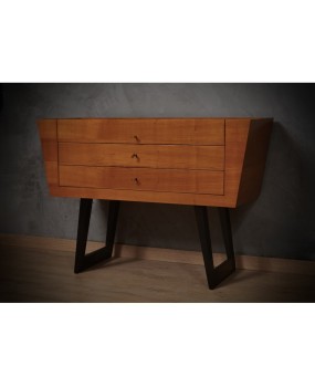 Beautiful oval tulip-shaped table, from the middle of the last century, in green
