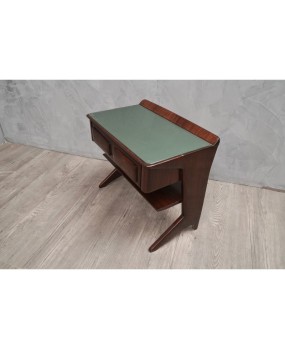 T 147 Coppia di comodini in legno di palissandro e opalina verde