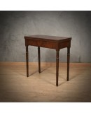 T 119 Tavolino da gioco lastronato in legno di mogano